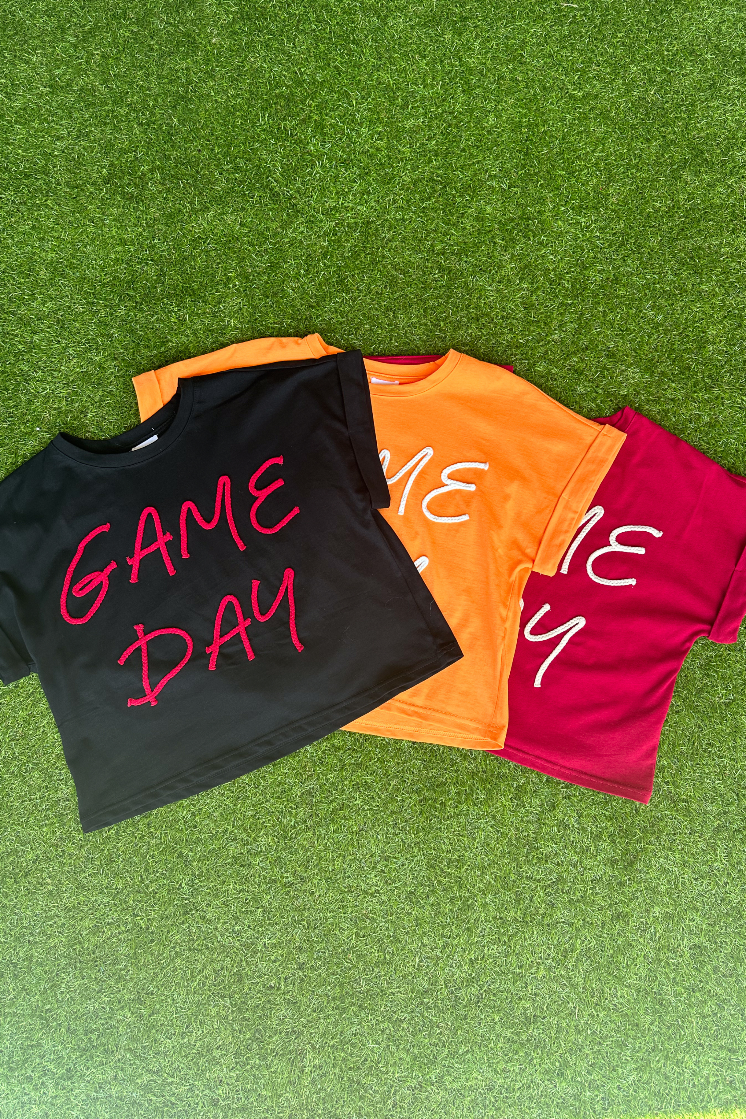 Gameday Feels Tee-T-shirt-Le Lis-Go Big U, Women's Fashion Boutique Located in Dallas, TX